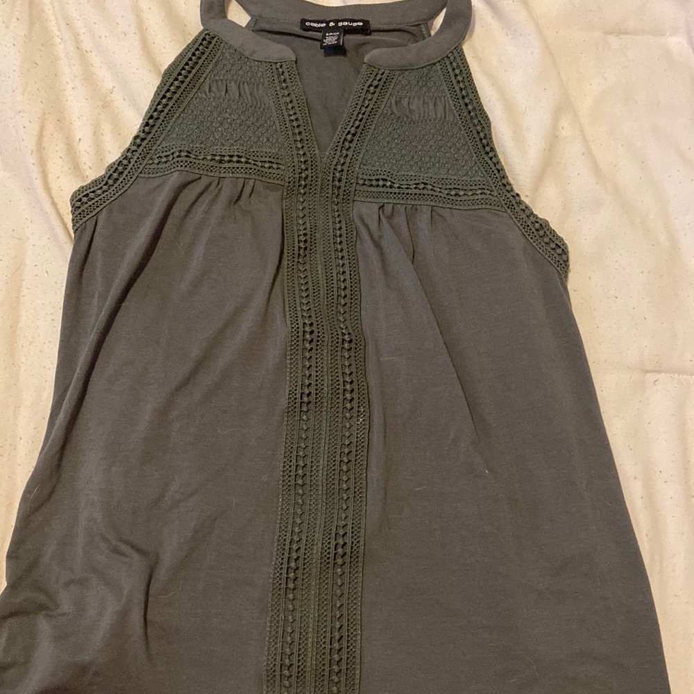 Cable and gauge a line tank in army green